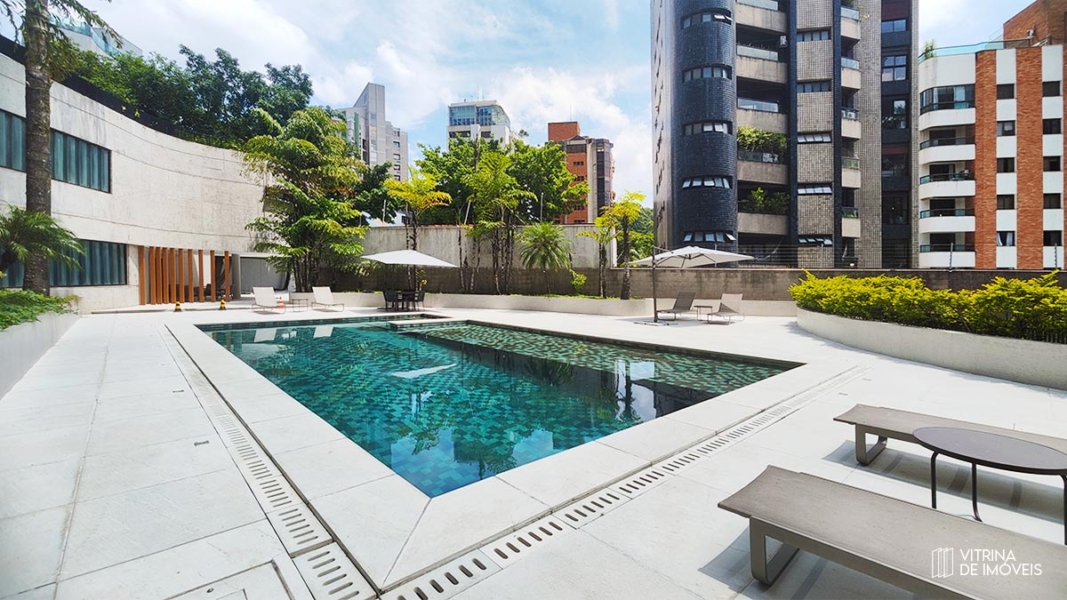 Vista da Piscina do Edifício Honfleur Real Parque..